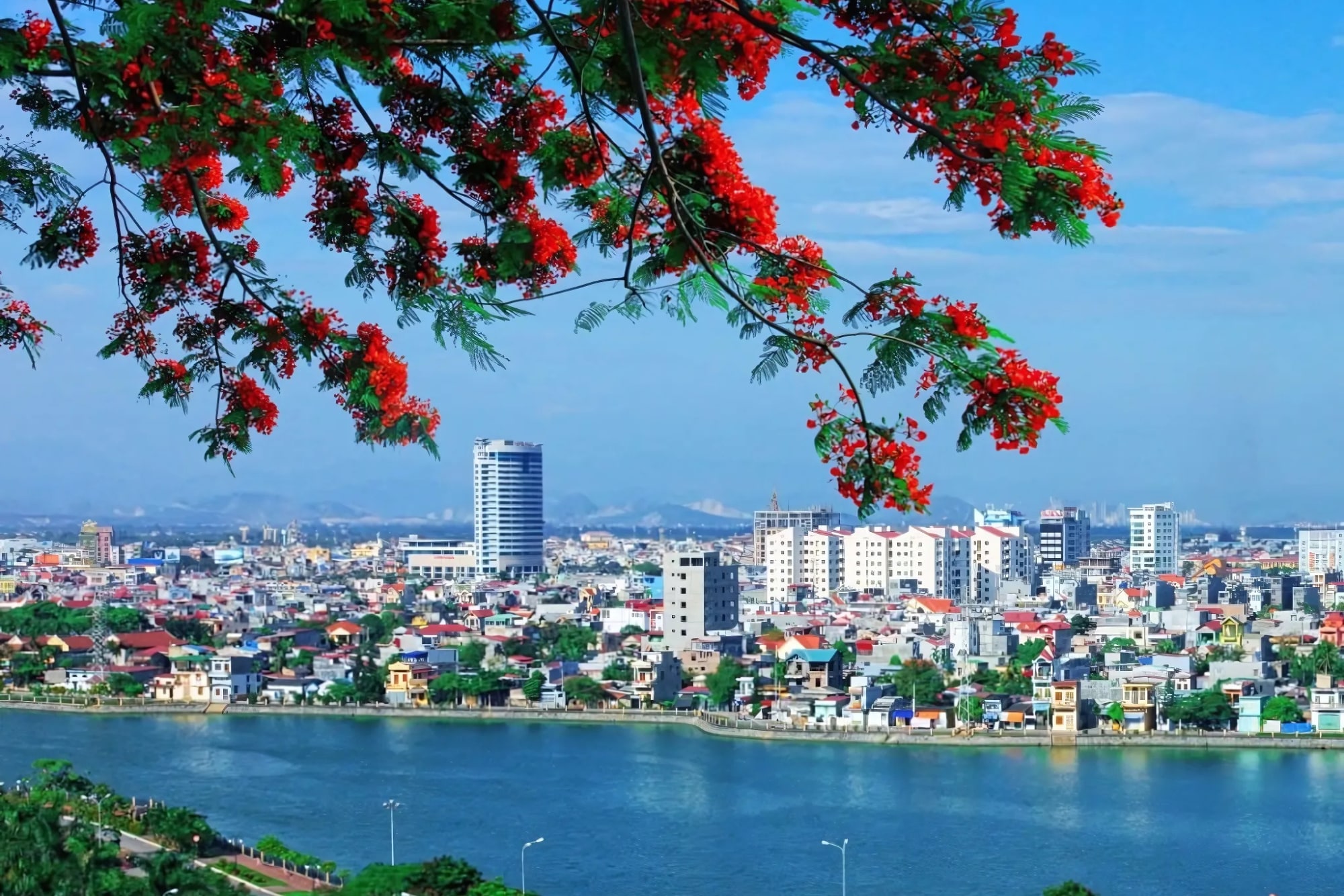 Thành phố hoa phượng đỏ Hải Phòng hiện lên với vẻ đẹp tân tiến, năng động